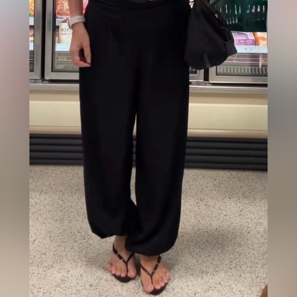 H&M Balloon-Leg Loose Fit Pants in Black Women’s XS